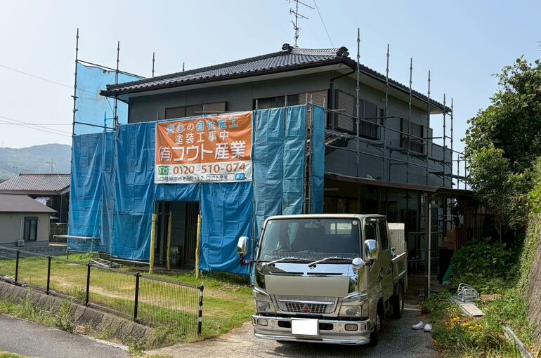 足場組立中