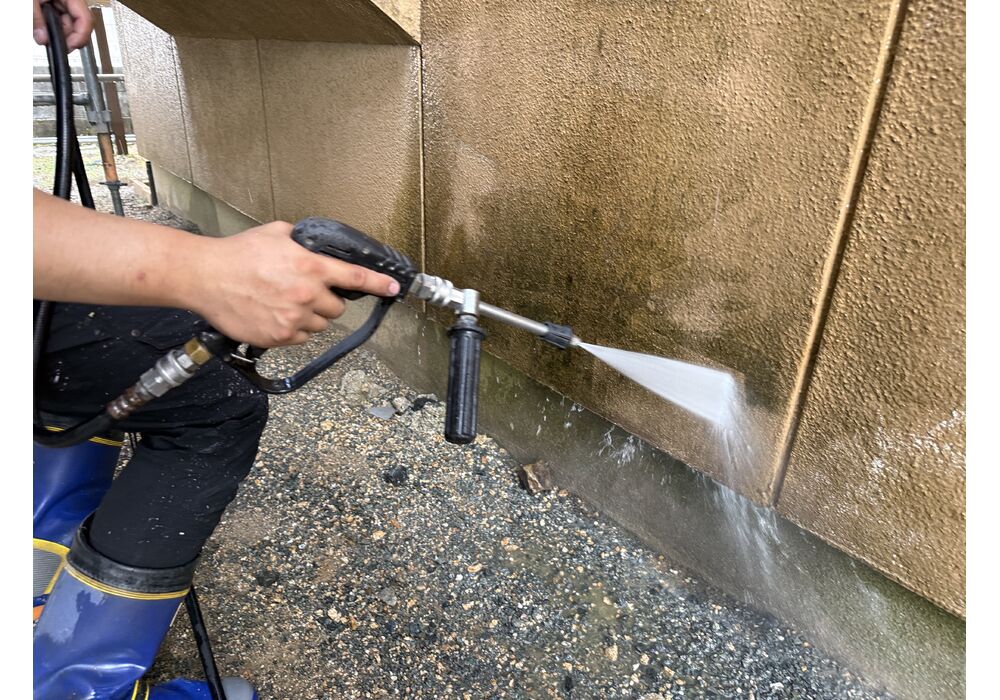 高圧洗浄中